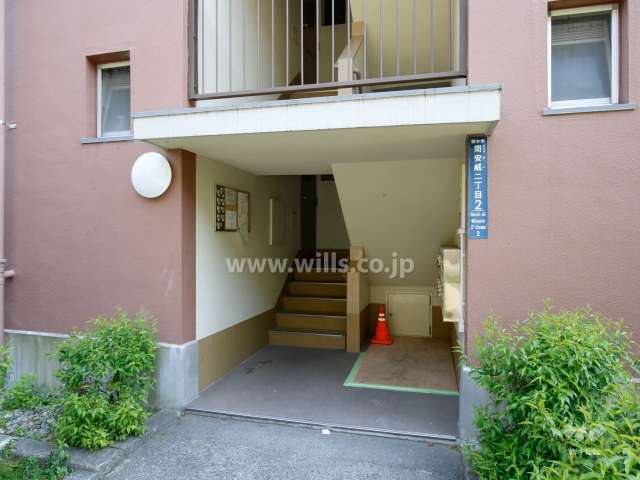 住戸出入り口（共用ポスト）