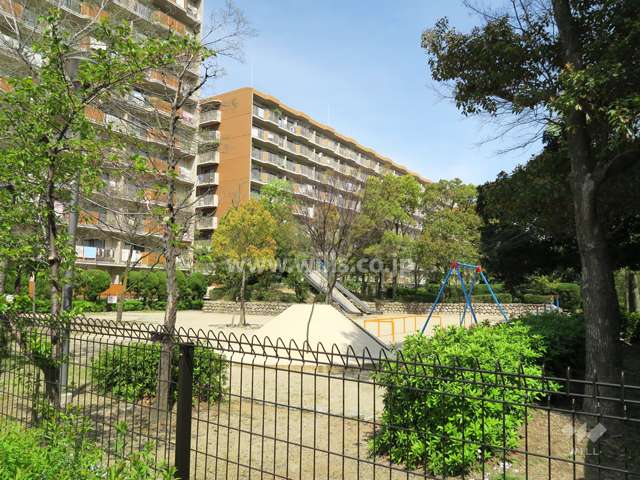 2号棟と３号棟の間の公園