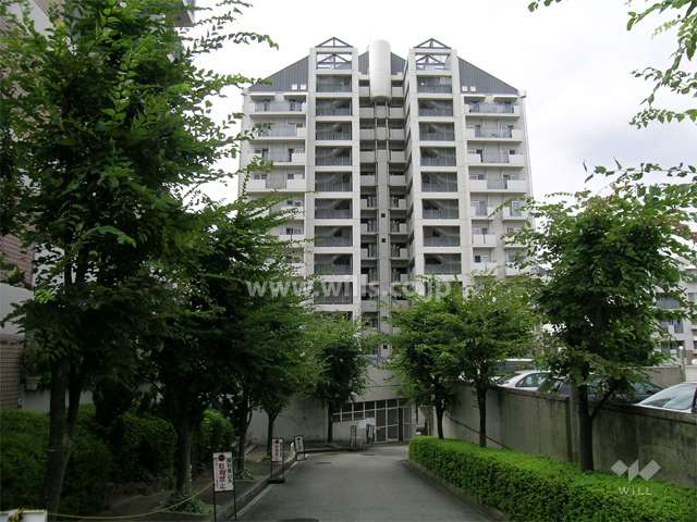 緑地公園グリーンハイツ７号棟の外観（北側から）