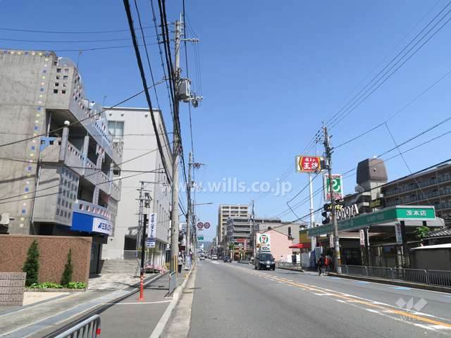 敷地東側の前面道路