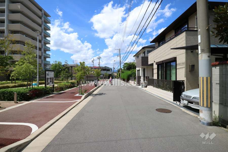 敷地北側前面道路(東側より)