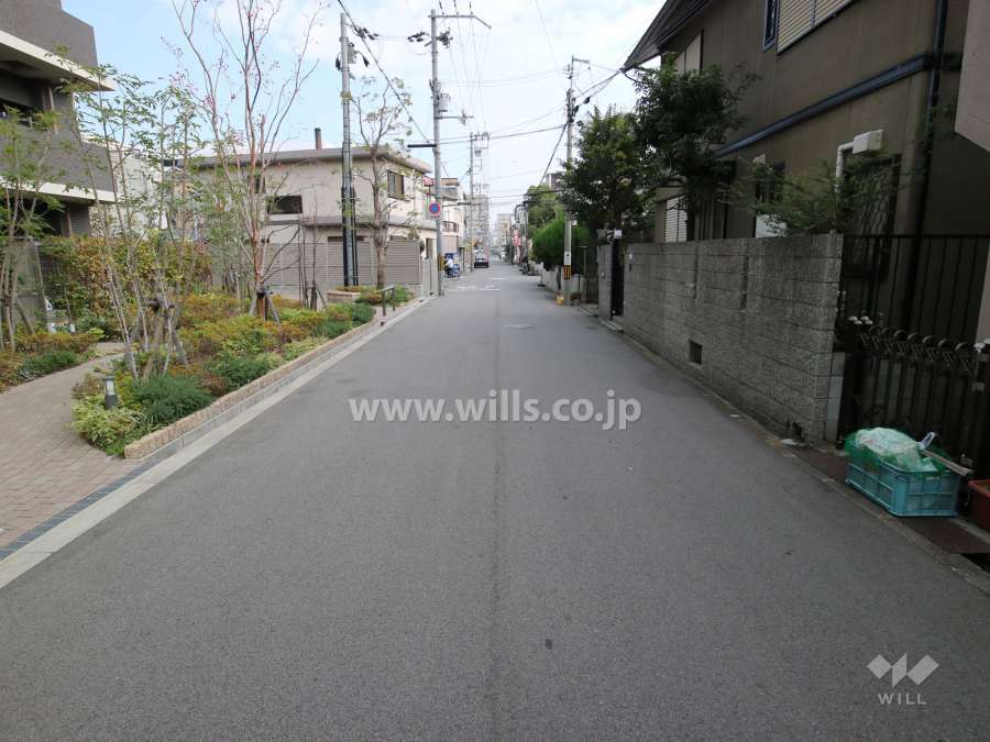 神崎川エアリーの南東側前面道路