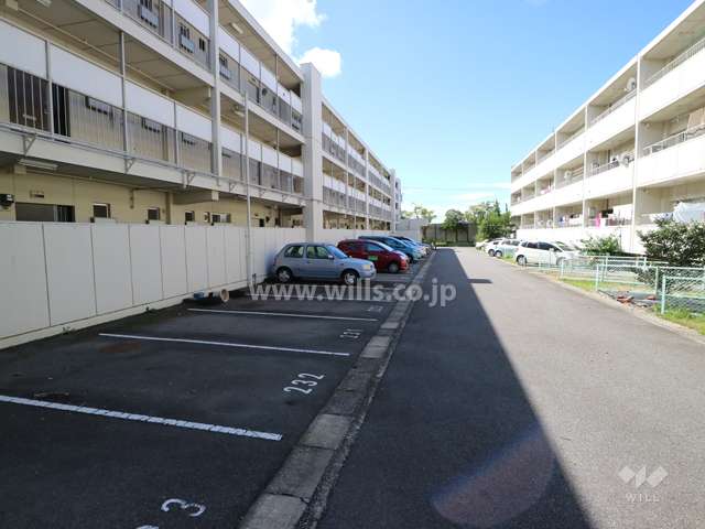敷地内駐車場(屋外平面式)
