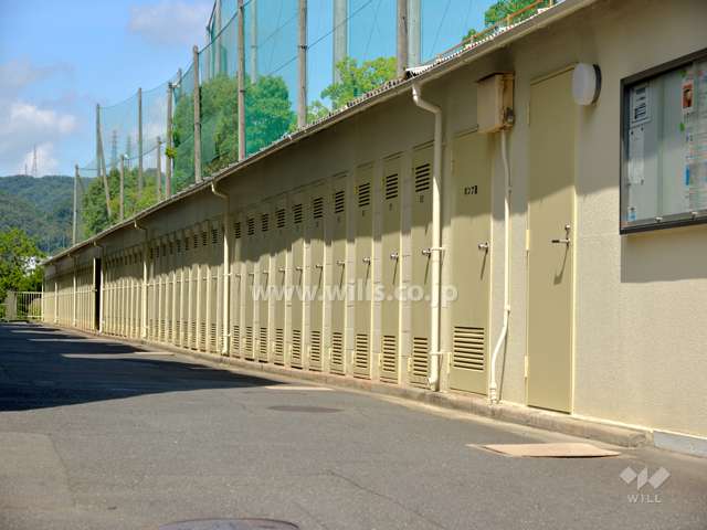 トランクルーム棟