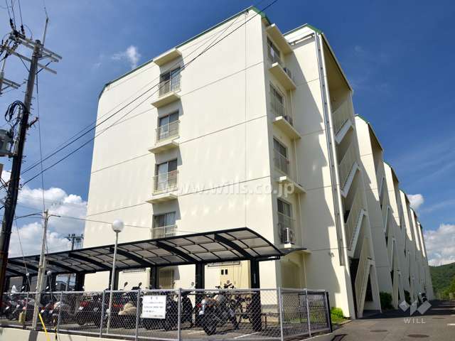 イトーピア高槻松が丘の外観　（北東側から）