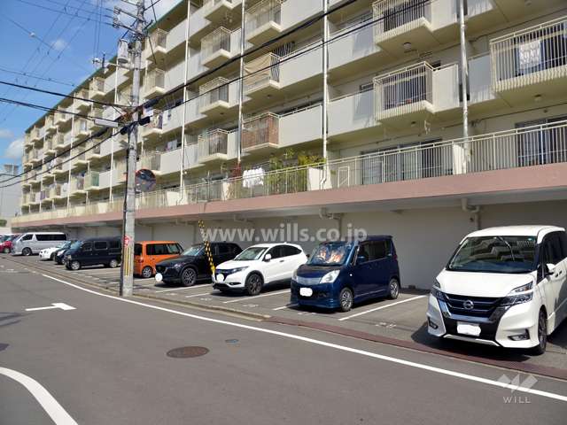 敷地内駐車場（屋外平面式）