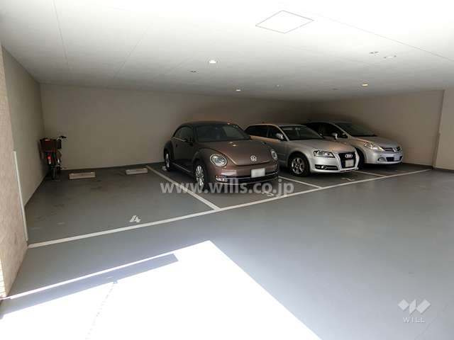 敷地内駐車場（屋内平面式）