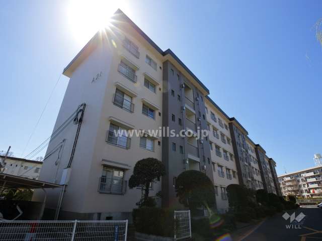茨木郡山B住宅A21棟の外観（北東側から）