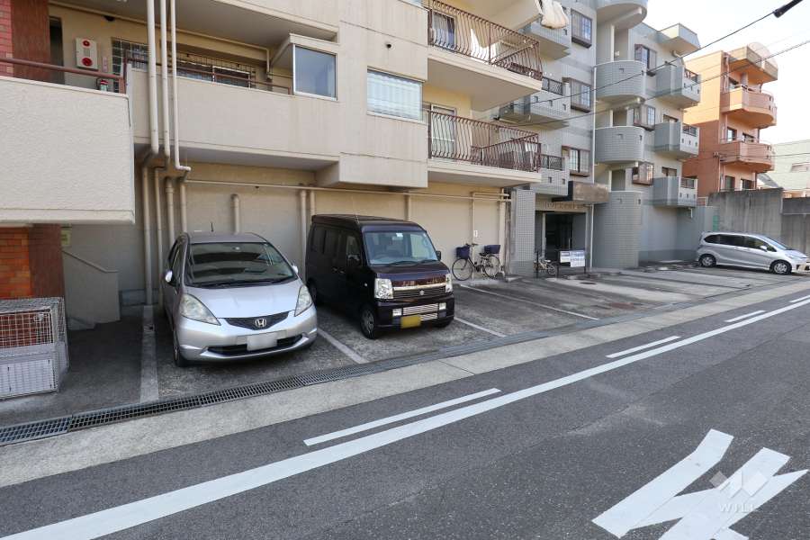敷地内駐車場（屋外平面式）