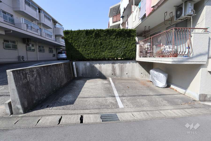 敷地内駐車場（屋外平面式）