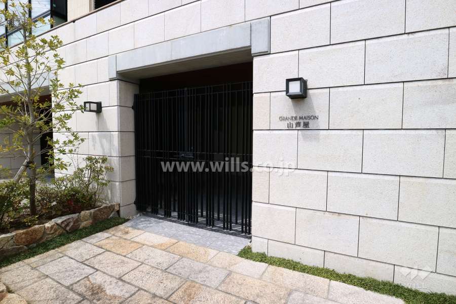 エントランスのゲート