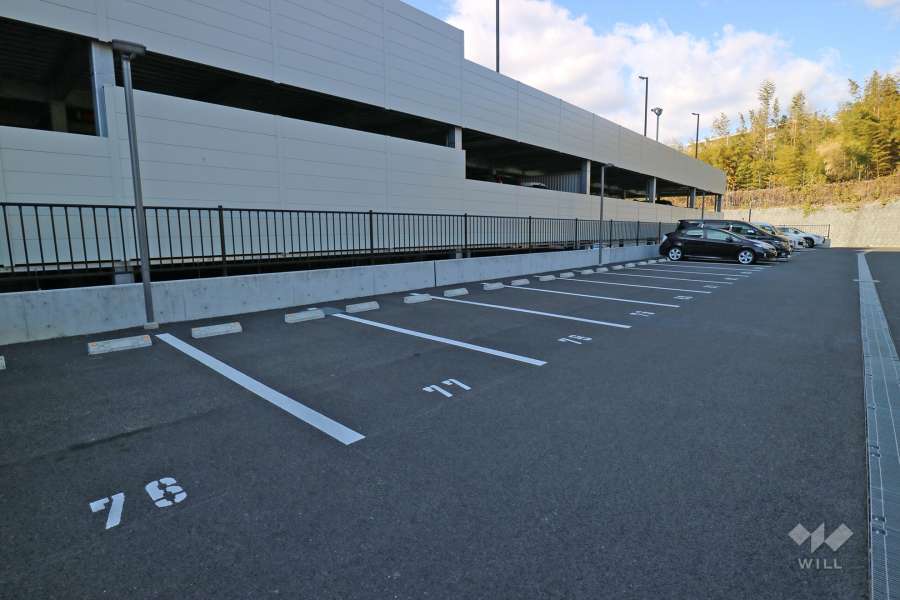 敷地内駐車場（屋外平面式）
