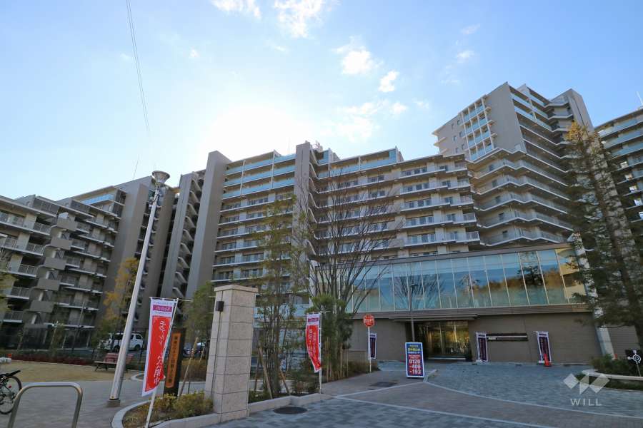 ウエリス豊中桃山台の外観（東側から）