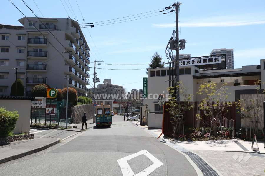 敷地東側の前面道路