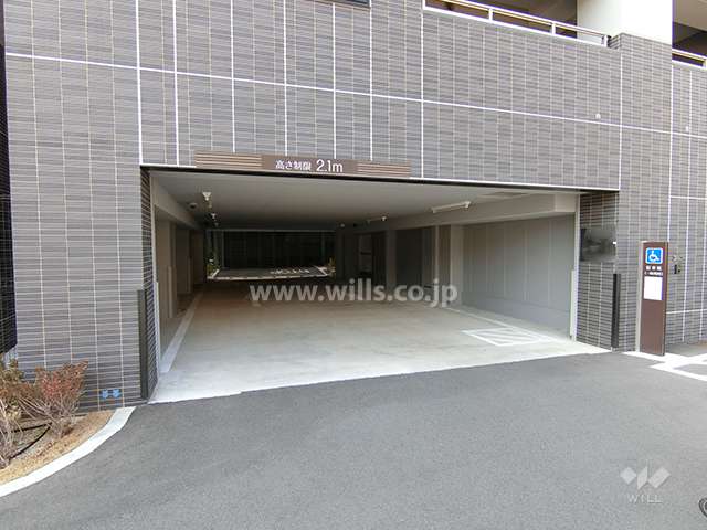 駐車場出入り口