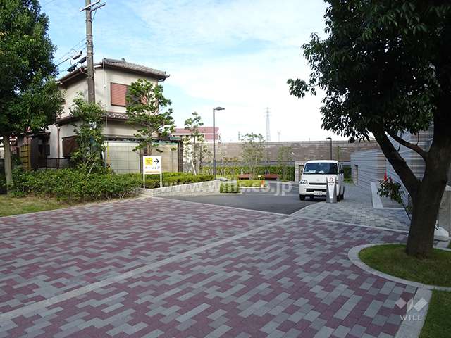 駐車場出入り口