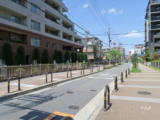 敷地東側の前面道路