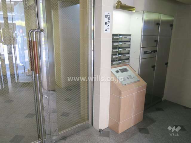 エントランスはオートロック付きです。