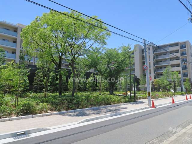 プレミスト茨木西中条の外観（北東側から）