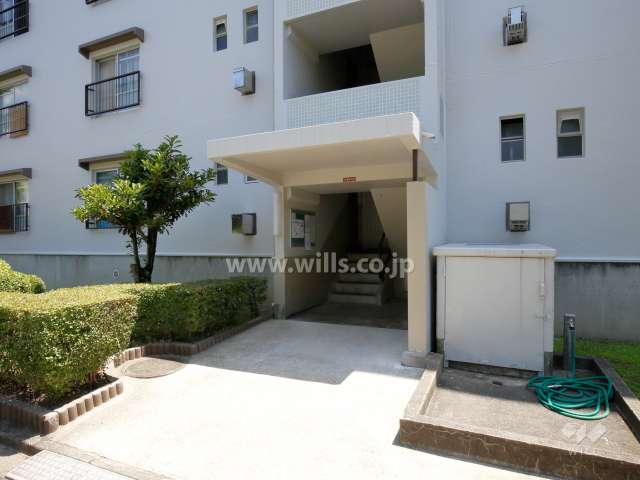 住戸出入り口（共用ポスト）