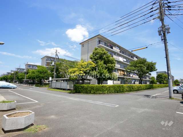 富田第2住宅の全景（南西側から）