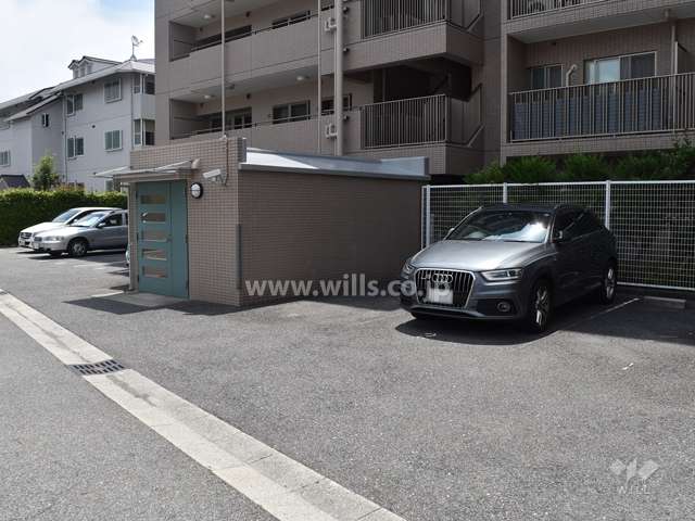敷地内駐車場（屋外平面式）