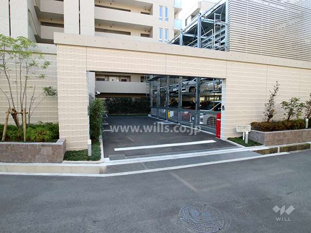 駐車場出入り口