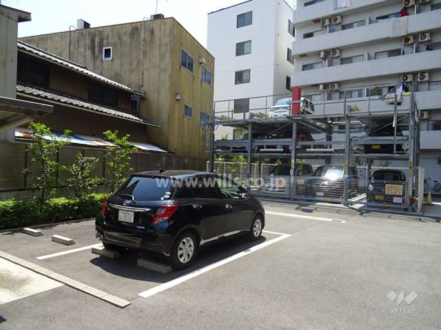 敷地内駐車場（屋外機械式と屋外平面式）