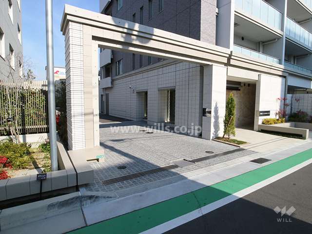 駐車場出入り口