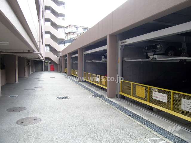 敷地内の駐車場