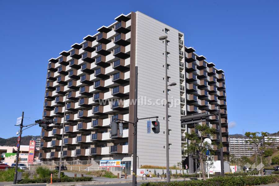 グランドパレス彩都あさぎの外観(南東側から)