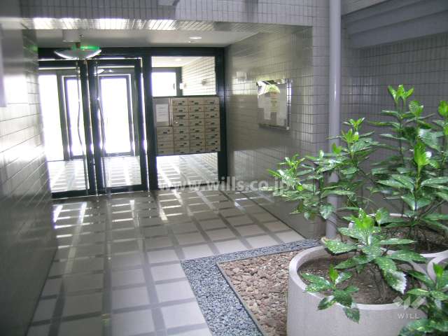 エントランスホール（オートロック付き）