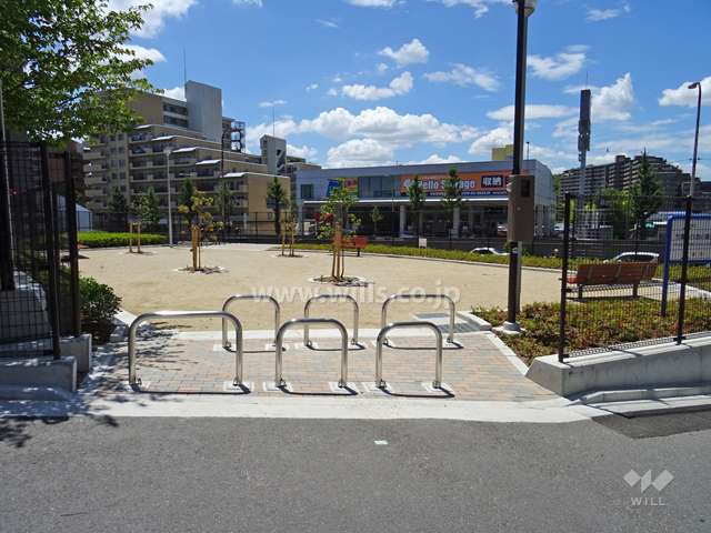 近くに公園があります。