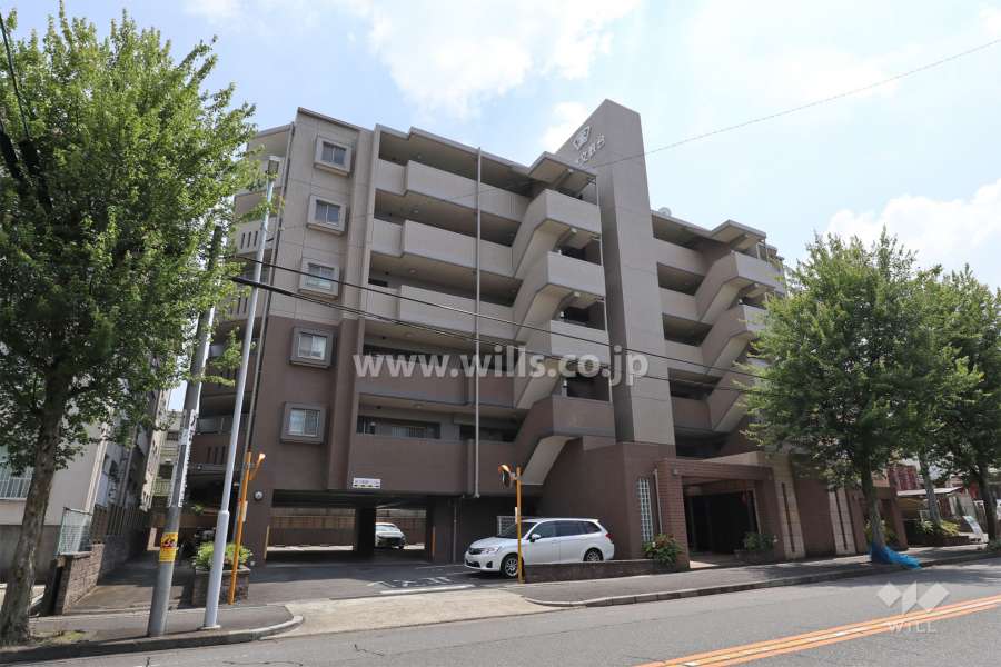 ファミリアーレ名東文教台の外観（北東側から）