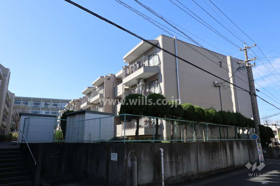 平和が丘住宅七号棟の外観(南東方向から)
