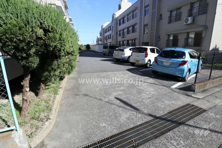 駐車場出入り口