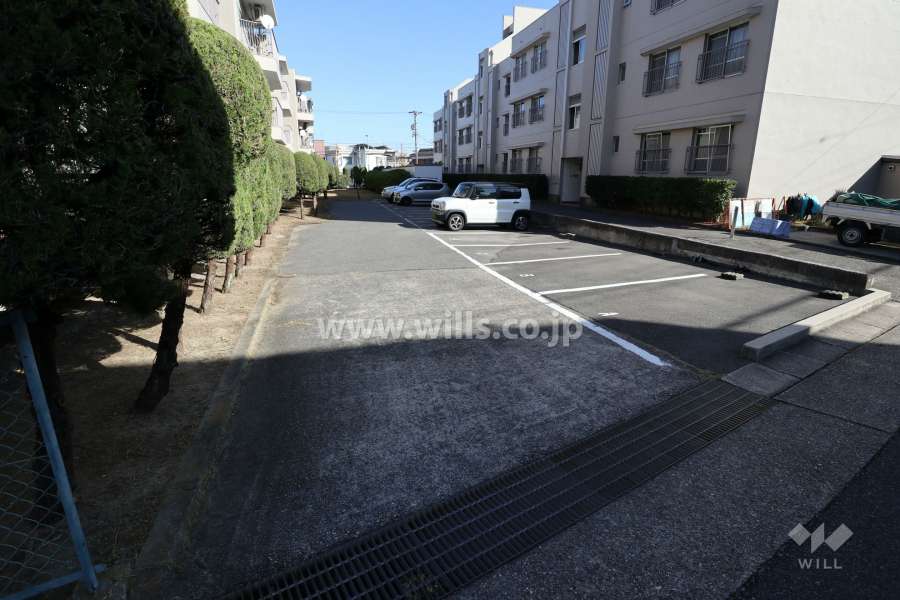 駐車場出入り口