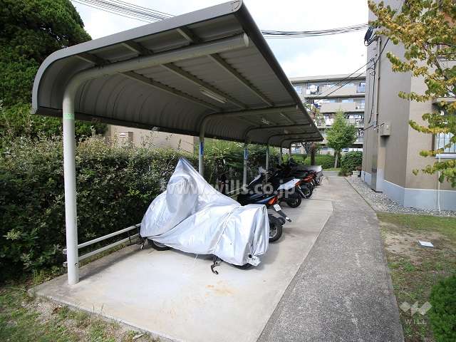 敷地内バイク置場