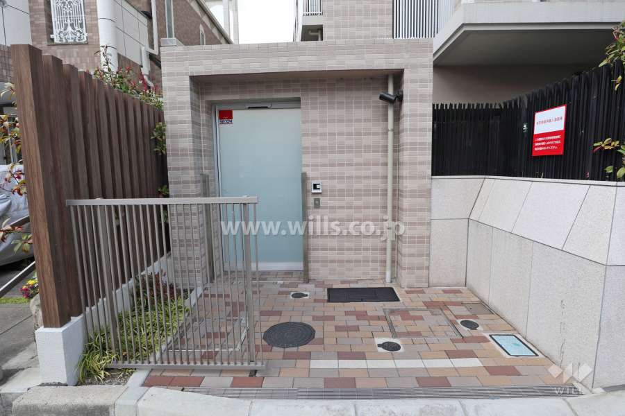 駐輪場出入り口