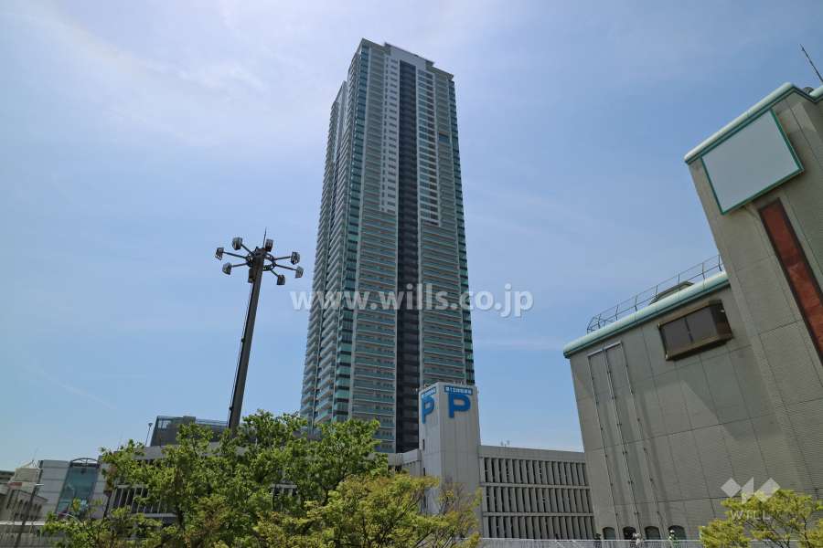 シエラタワー千里中央の外観（北側から）