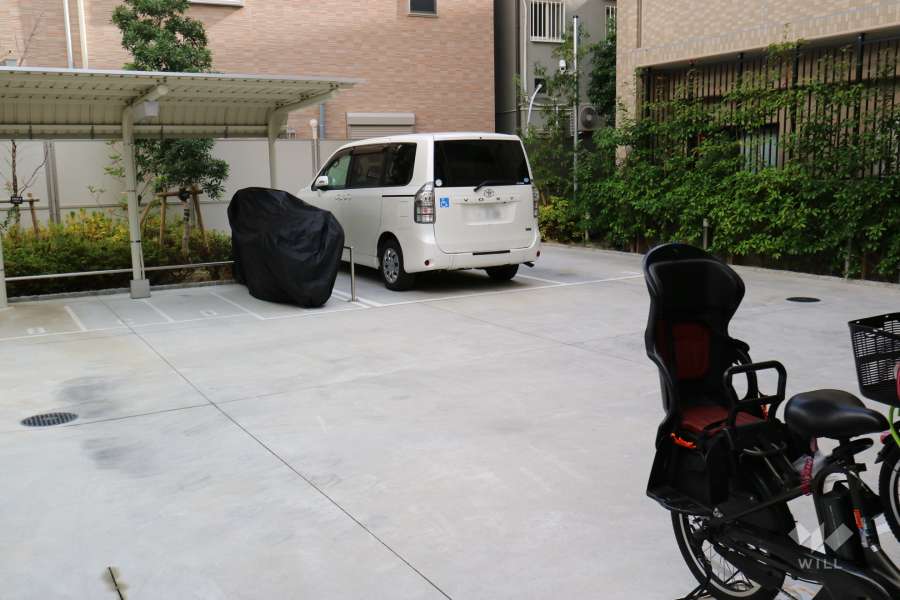 駐輪場とバイク置き場と敷地内駐車場（屋外平面式）