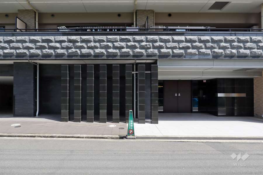 エントランスと道路側に面した空地部分