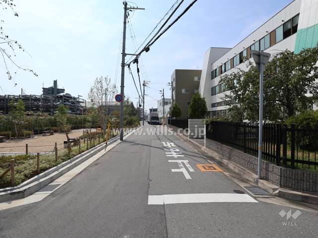 敷地北側の前面道路