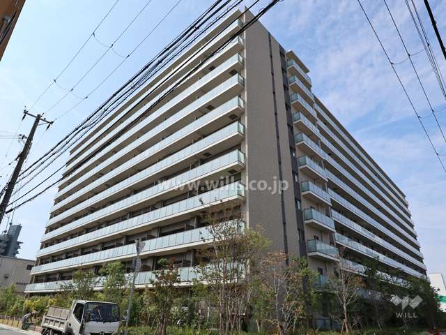 プレサンスロジェ尼崎の外観（南東側から）