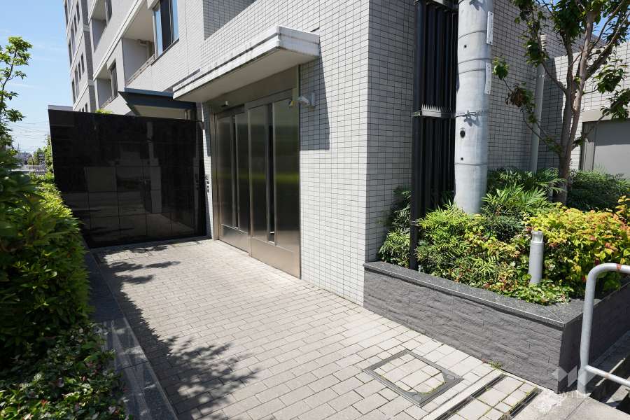 駐輪場の出入口