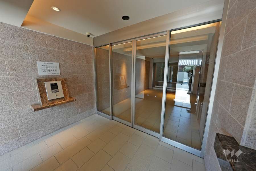 エントランスにはオートロックが付いています。