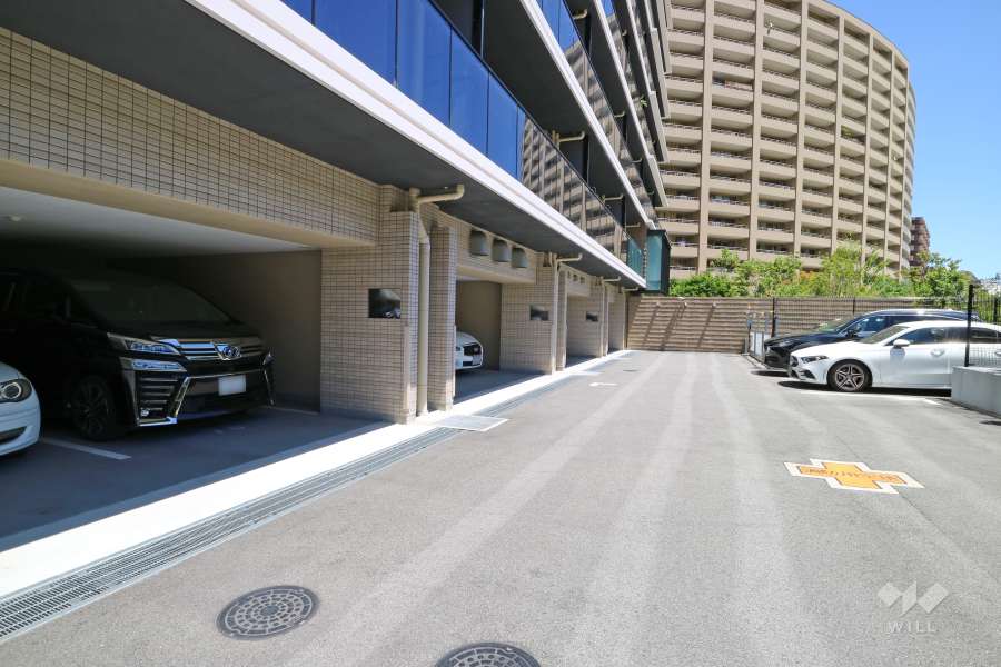 敷地内駐車場（屋外平面式・屋外平面式）