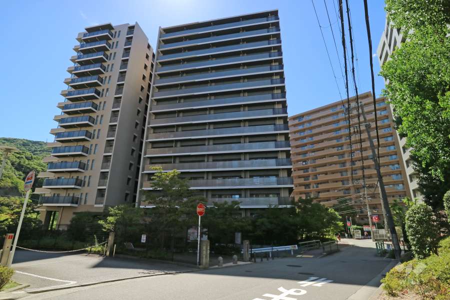 ザ・パークハウス宝塚の外観（北東側から）