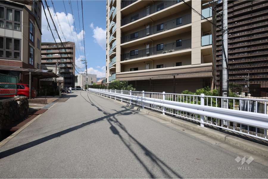 敷地南西側の前面道路