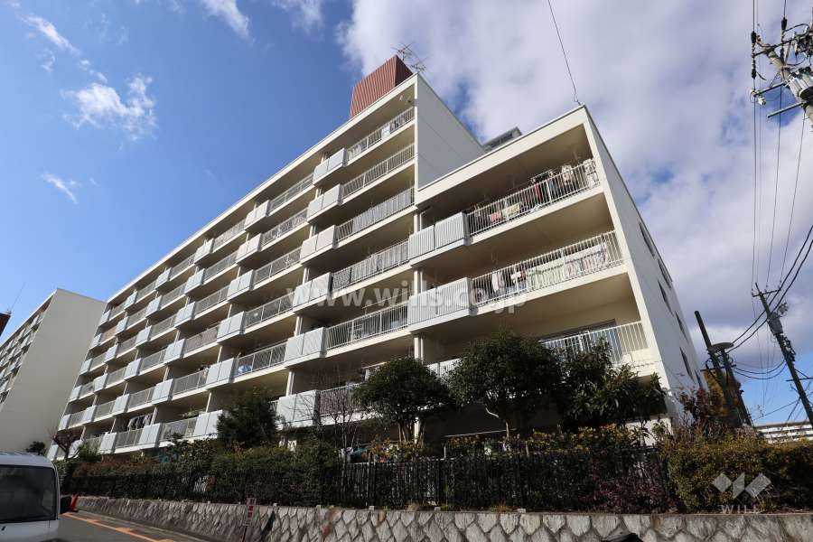 光ヶ丘ハイツB棟（南東側から）